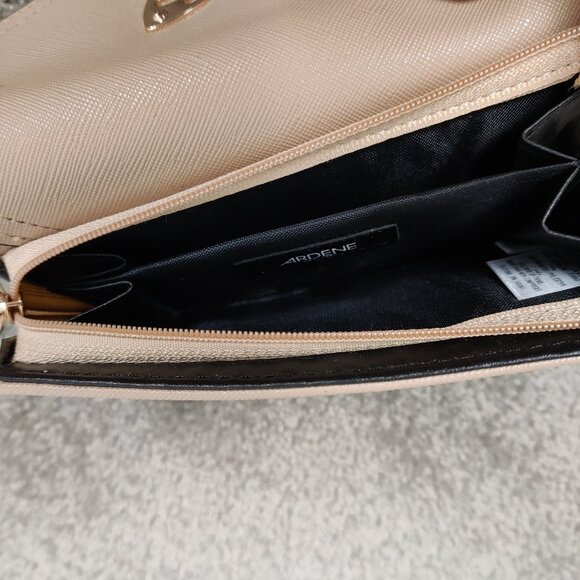 Ardene Women's Tri Fold Wristlet Beige Butterfly Metal Twist Turn Lock Closure - Picture 4 of 6